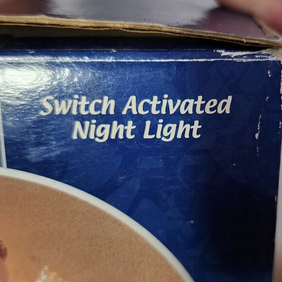 Heritage Mint Ltd Snowman Holiday Ice Sculpture 6.5" Acrylic 7W 120V Night Light - Picture 5 of 16